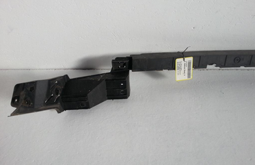 VW Polo 9N Bj.03 Halter Sto&szlig;f&auml;nger hinten 6Q6807375 6Q6807376 6Q6807863